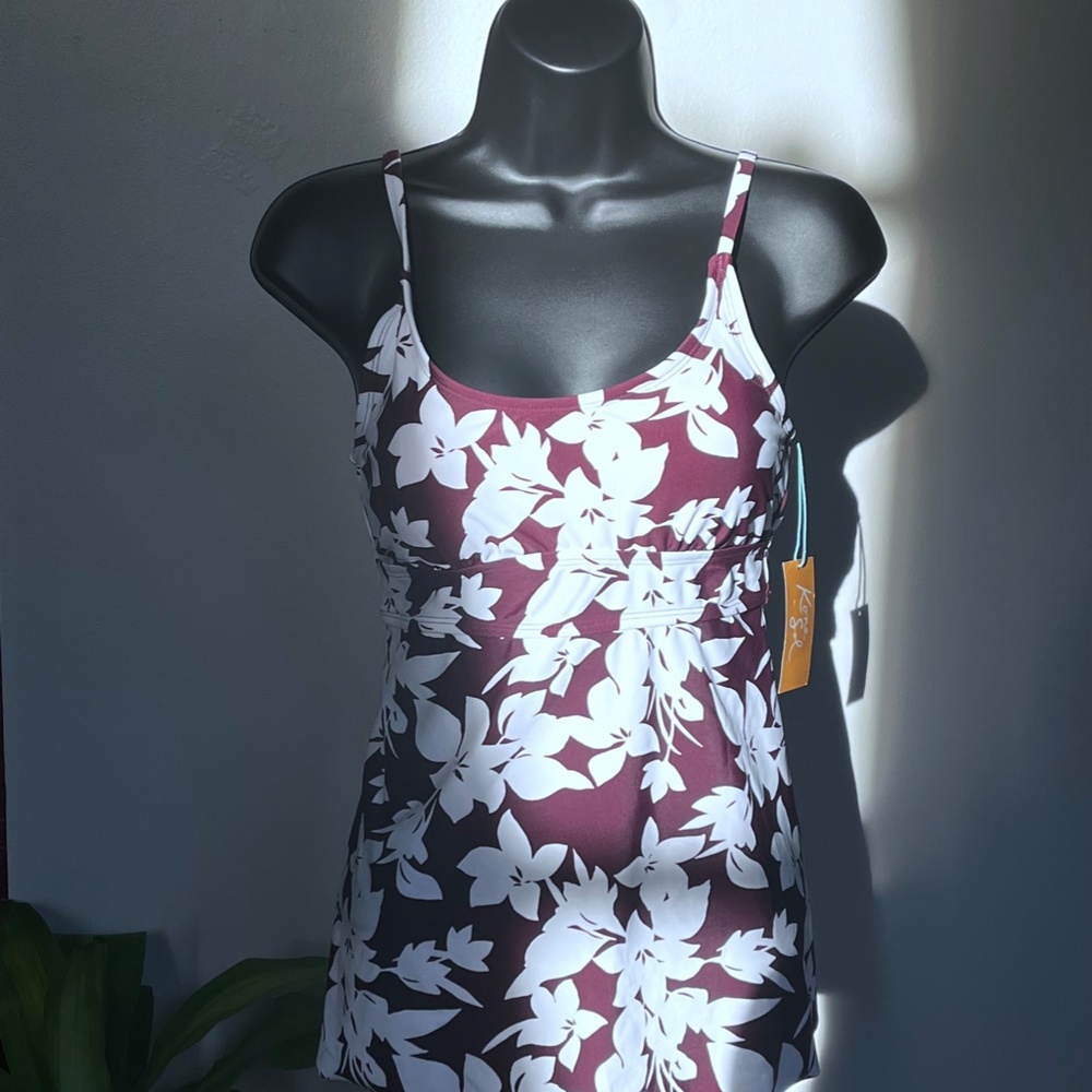 Kona Sol Women's Scoop Neck Adjustable Tankini Top